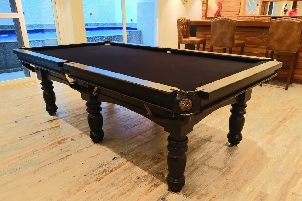Bullz Eye Billiards Platinum Pool Table